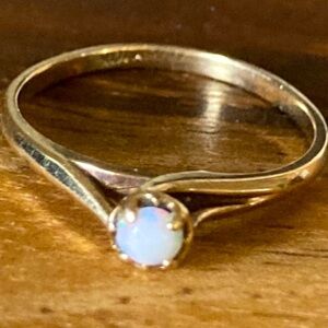 Vintage 10K Gold Opal Ring